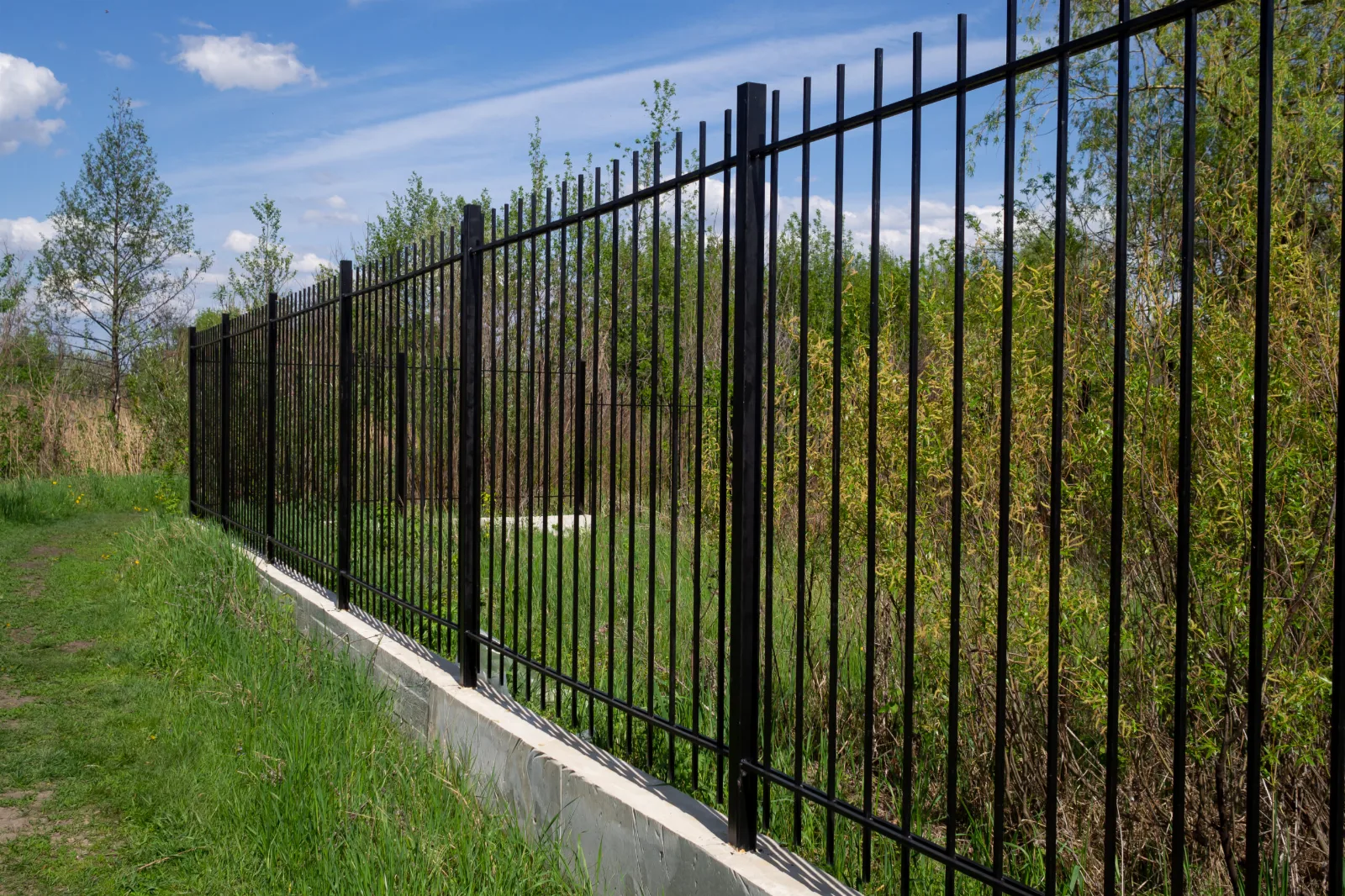 Fence Materials Compared: Which One Is Right for You?