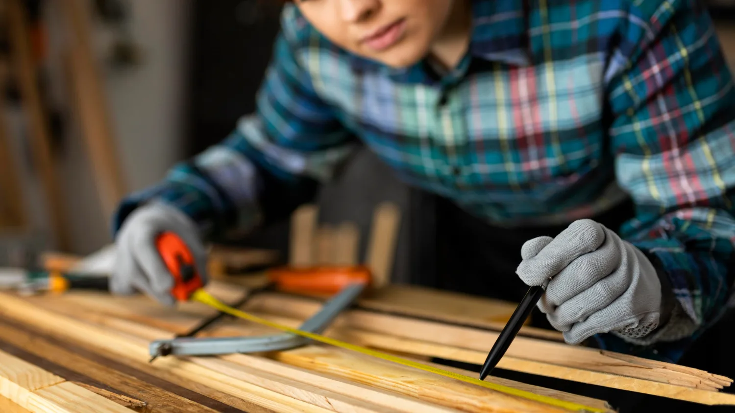 6 Wood Fence Durability Tips for Florida Heat and Humidity