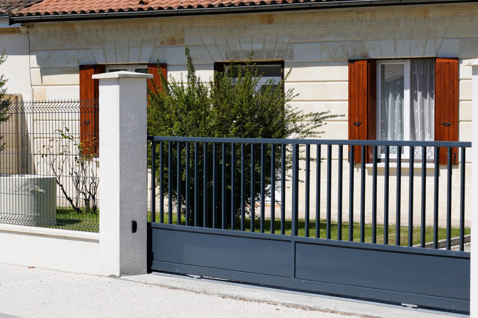 A Homeowner's Guide to Automatic Gate Opener Services