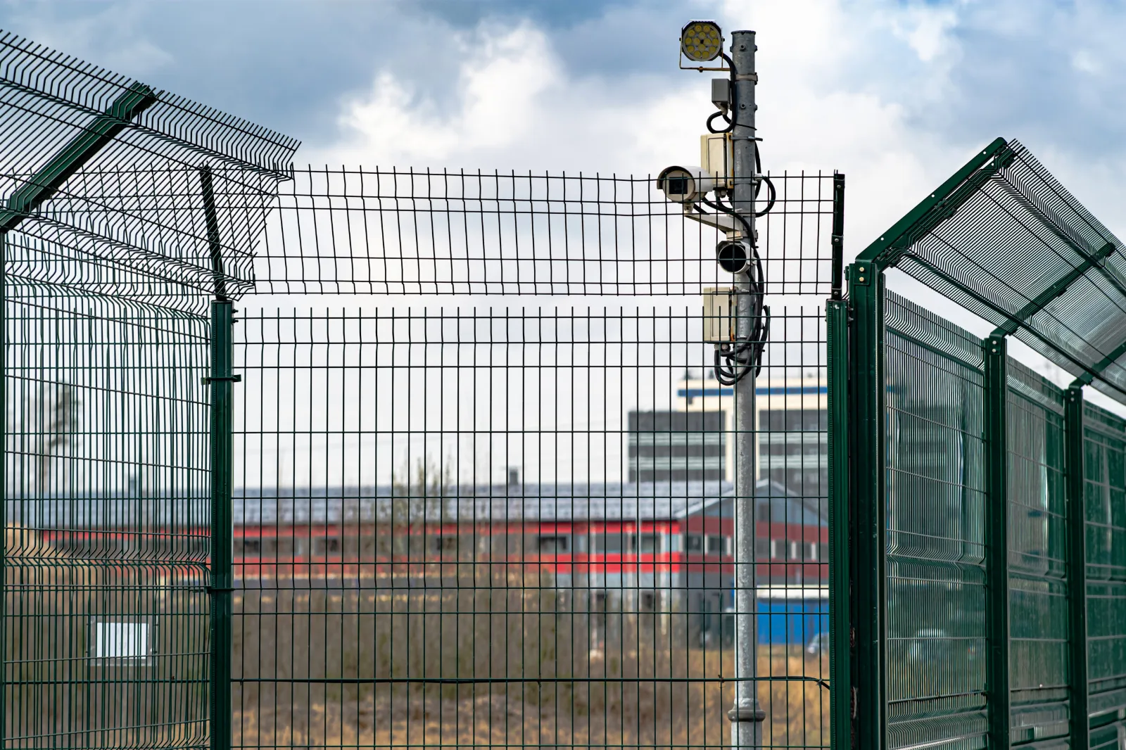 How Commercial Fencing Protects an Orlando Business Site