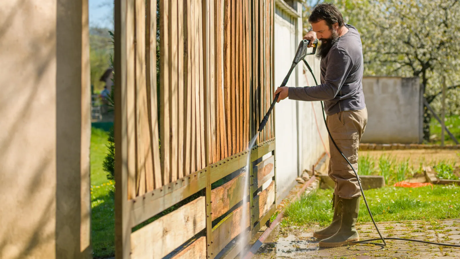 Fall Wood Fence Installation Tips for Orlando Homeowners