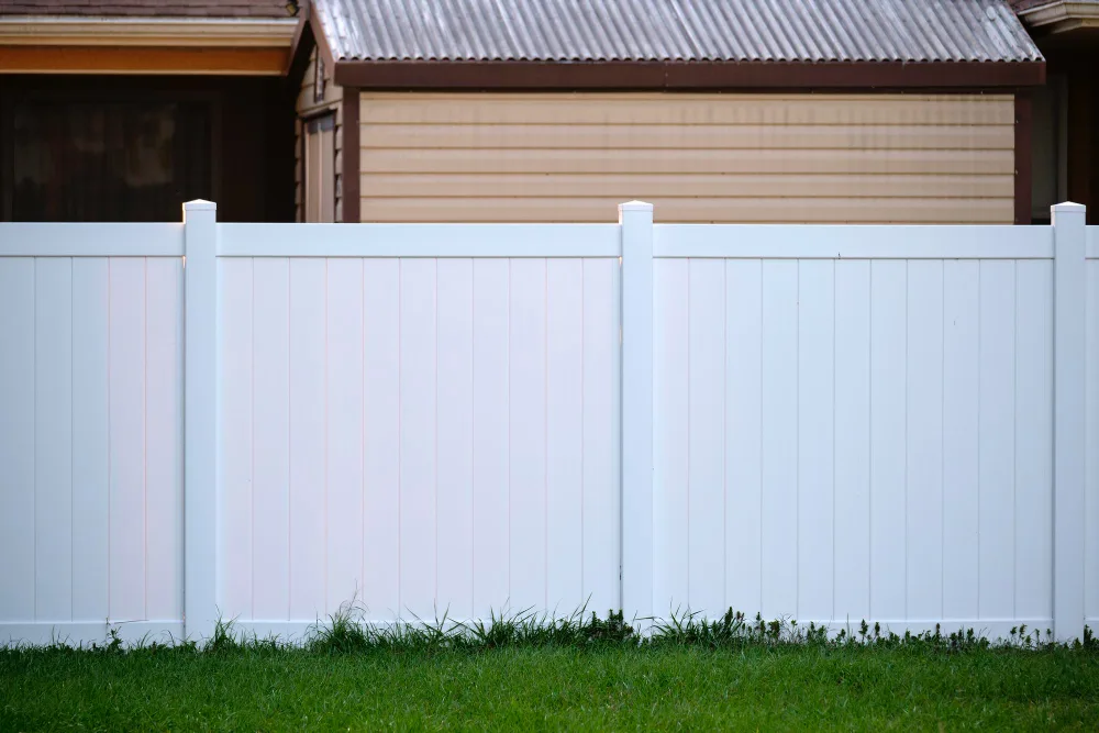 Vinyl Fences: The Low-Maintenance Solution for Your Property