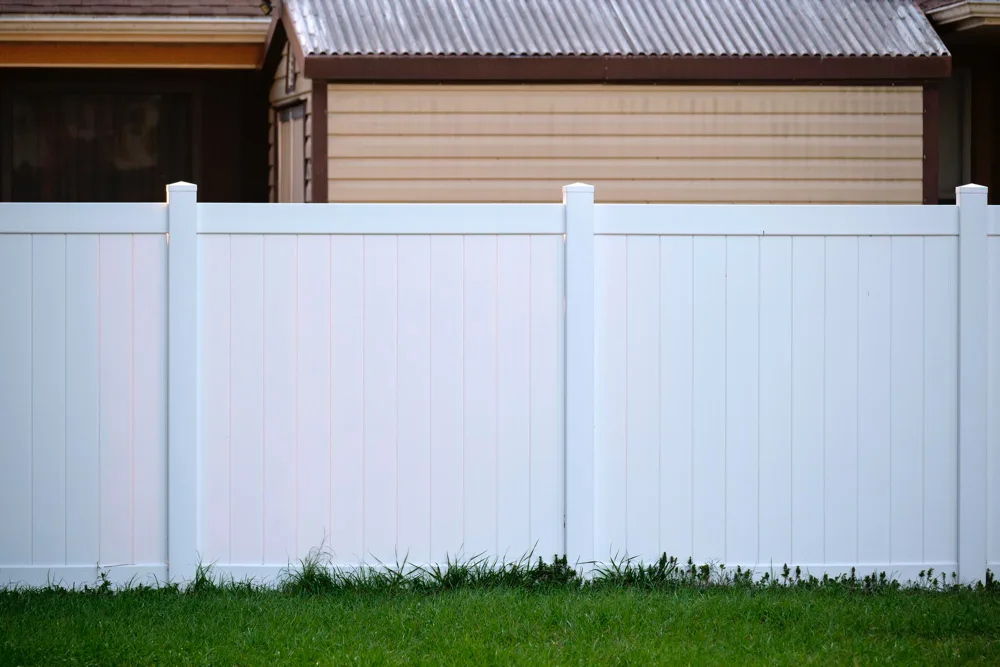 How to Clean and Maintain Your Vinyl Fence for Optimal Performance