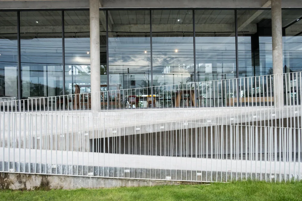 Balancing Security and Design in Commercial Fence Projects